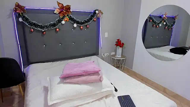 emma lye online show from 12.21.24