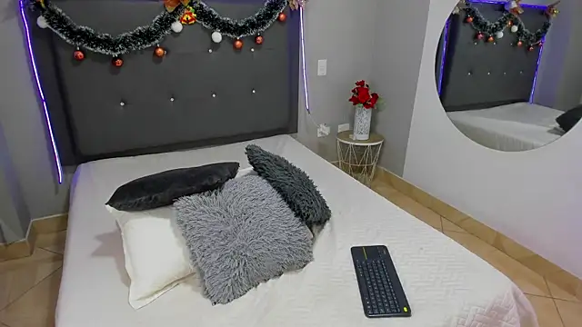 emma lye online show from 12.22.24