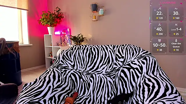 Snapshot of Tanya_Acid chatting on 03.18.25 Tanya Acid online show from 03.18.25