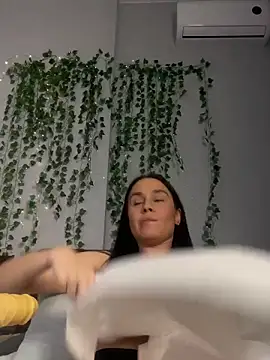 MiaNell online show from 10.14.25