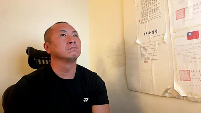 chih515 online show from 11.27.25