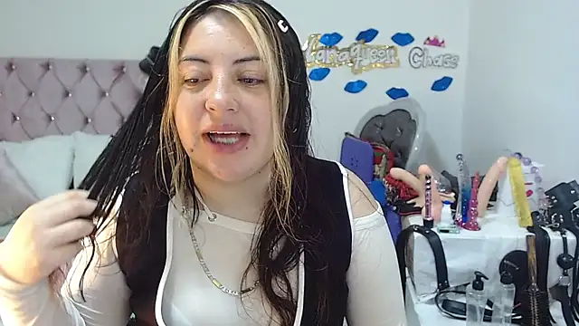 lanaqueen699 online show from 12.24.24