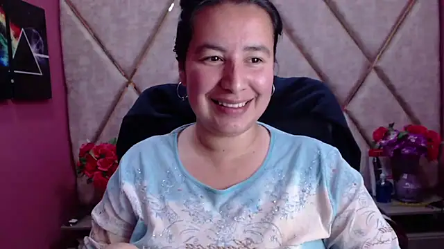 NaomyPrinces online show from 12.21.24