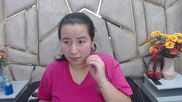 NaomyPrinces online show from 01.27.25