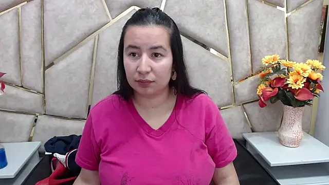 NaomyPrinces online show from 01.28.25