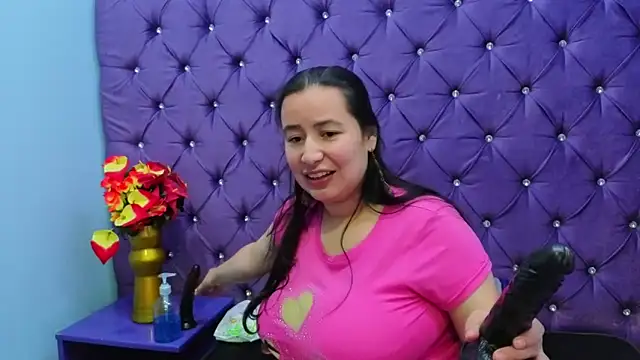 NaomyPrinces online show from 10.06.25