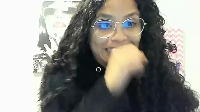Snapshot of Ama_music chatting on 12.23.24 Ama music online show from 12.23.24