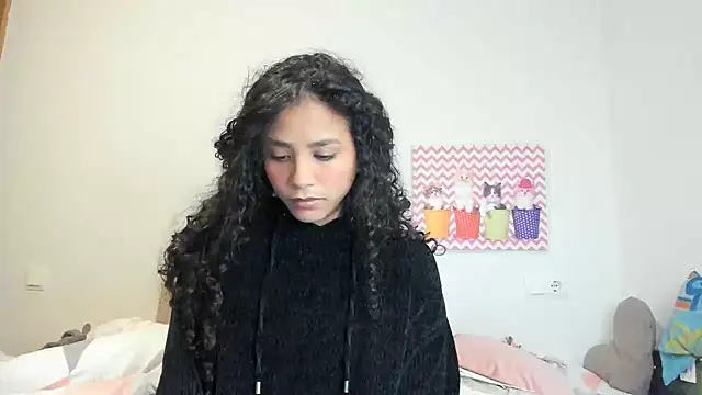Snapshot of Ama_music chatting on 01.21.25 Ama music online show from 01.21.25