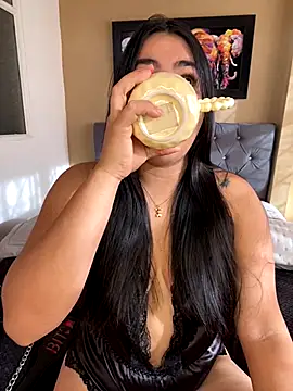 AmorMia online show from 09.24.25