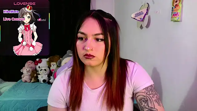 Snapshot of lucycherry__ chatting on 02.10.26 lucycherry online show from 02.10.26