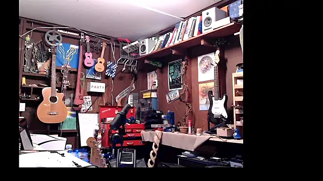 Snapshot of itsjameswebbscope chatting on 03.05.25 itsjameswebbscope online show from 03.05.25