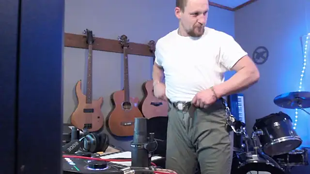 Snapshot of itsjameswebbscope chatting on 02.09.26 itsjameswebbscope online show from 02.09.26