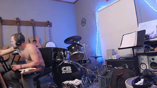 Snapshot of itsjameswebbscope chatting on 02.13.26 itsjameswebbscope online show from 02.13.26