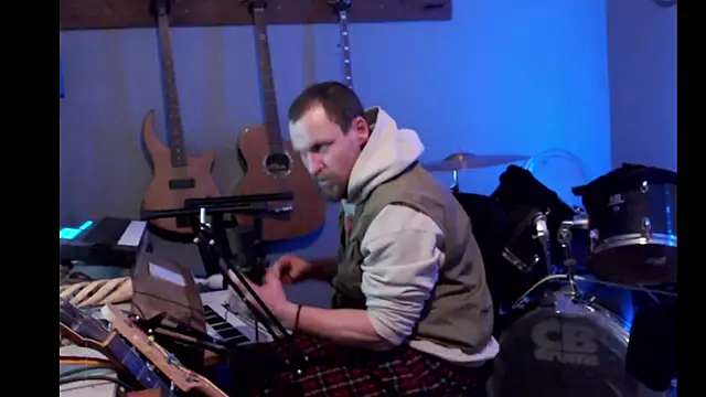 Snapshot of itsjameswebbscope chatting on 02.25.26 itsjameswebbscope online show from 02.25.26