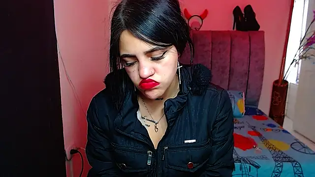 Violettasquirt online show from 10.15.25