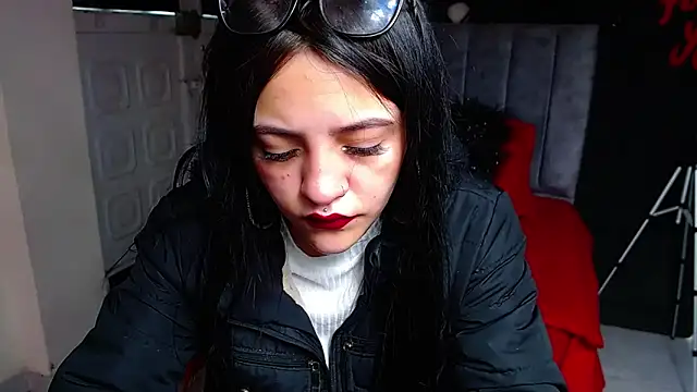 Violettasquirt online show from 03.20.26