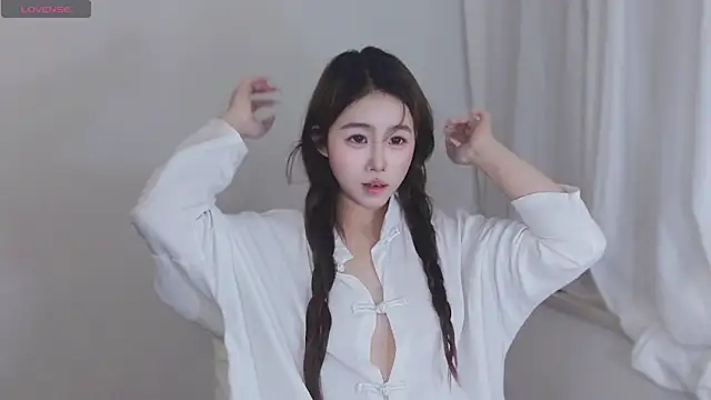 Snapshot of Hazel-11 chatting on 03.13.25 Hazel-11 online show from 03.13.25