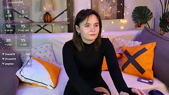 Snapshot of CiriRianonn chatting on 12.12.24 CiriRianonn online show from 12.12.24