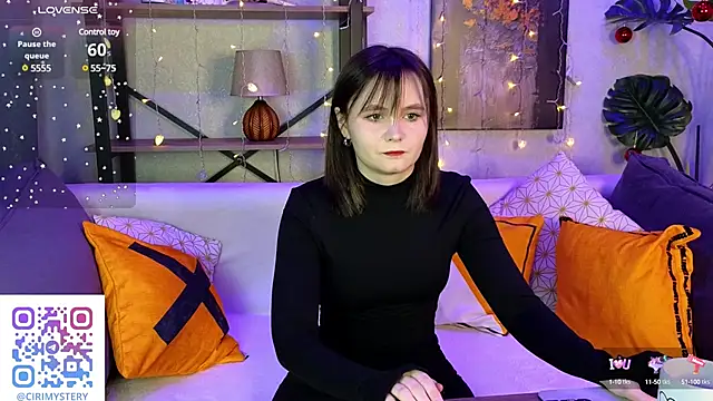 Snapshot of CiriRianonn chatting on 12.14.24 CiriRianonn online show from 12.14.24