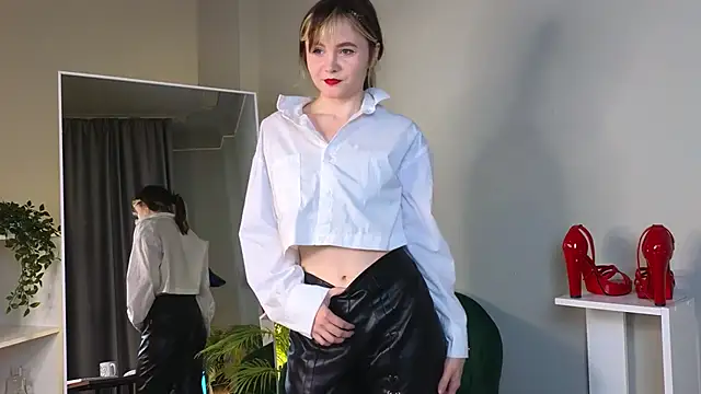 CiriRianonn online show from 09.22.25