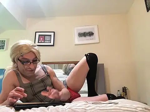 lolaisagoodtime online show from 02.23.25