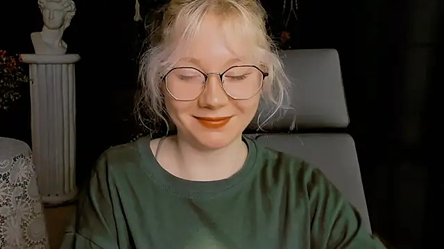 Snapshot of NancyMartinez chatting on 12.30.24 NancyMartinez online show from 12.30.24