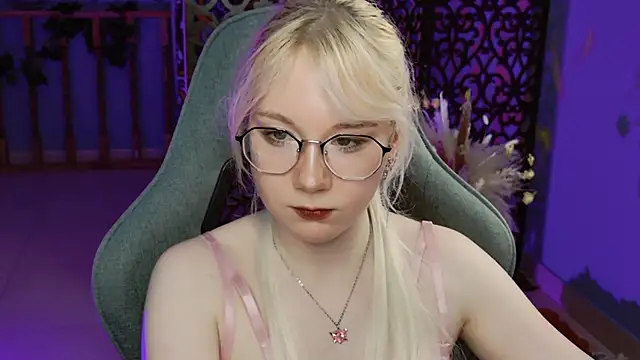 Snapshot of NancyMartinez chatting on 01.30.25 NancyMartinez online show from 01.30.25