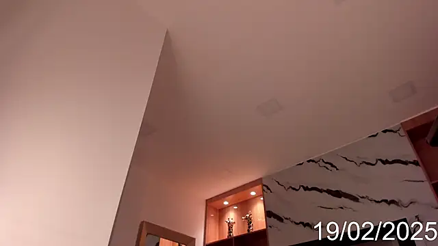 Isabel Escorcia online show from 02.19.25