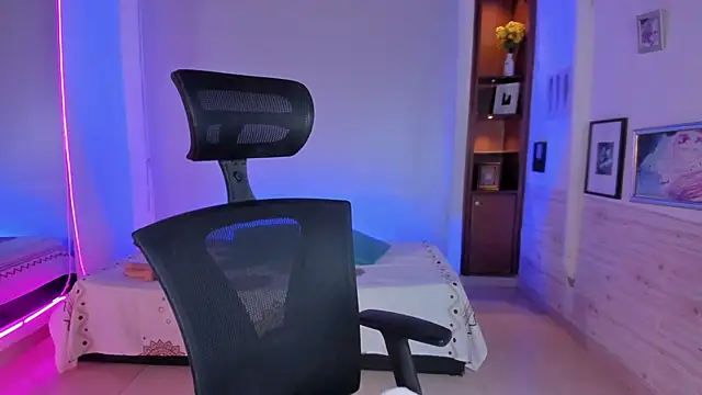 Susann Ross online show from 01.27.25