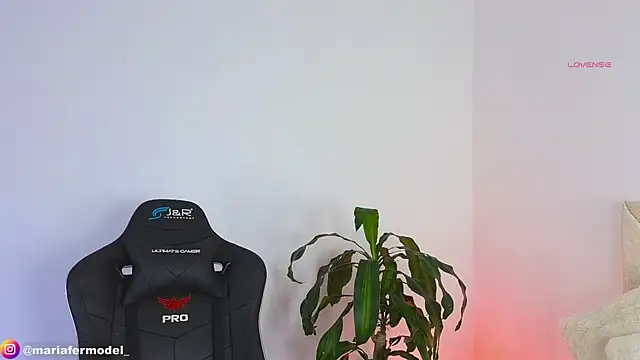 Mariafer05 online show from 12.23.24
