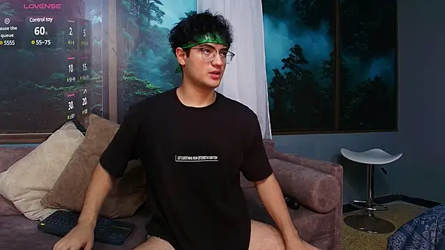 Snapshot of Mark_Evans1_ chatting on 02.12.25 Mark Evans1  online show from 02.12.25