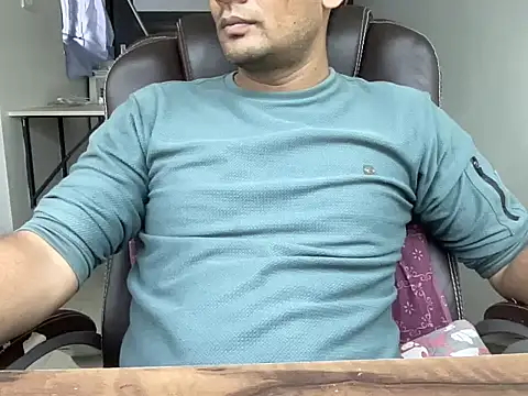 Snapshot of NiceBoy9099 chatting on 10.09.25 NiceBoy9099 online show from 10.09.25