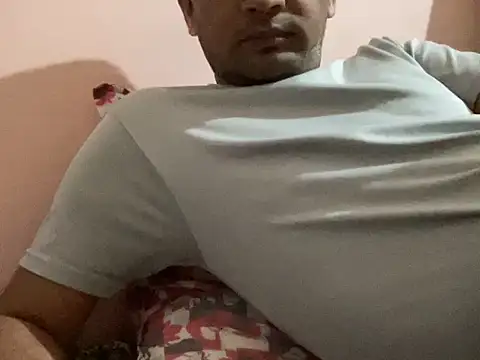 Snapshot of NiceBoy9099 chatting on 11.12.25 NiceBoy9099 online show from 11.12.25