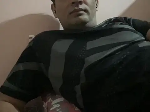 Snapshot of NiceBoy9099 chatting on 11.16.25 NiceBoy9099 online show from 11.16.25