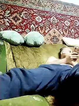 Snapshot of Pineapple04 chatting on 12.28.24 Pineapple04 online show from 12.28.24