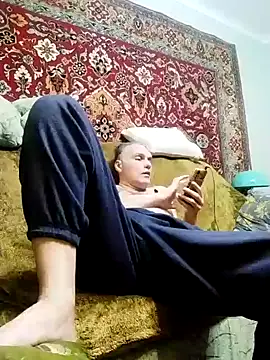 Snapshot of Pineapple04 chatting on 12.31.24 Pineapple04 online show from 12.31.24