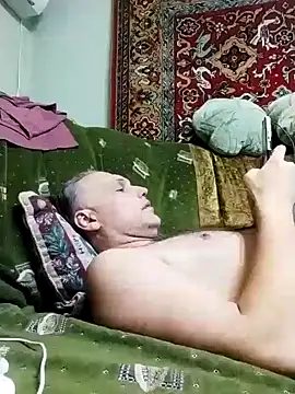 Snapshot of Pineapple04 chatting on 01.06.25 Pineapple04 online show from 01.06.25