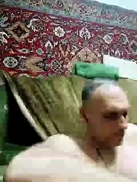 Snapshot of Pineapple04 chatting on 01.14.25 Pineapple04 online show from 01.14.25