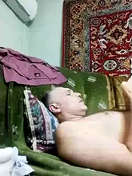 Snapshot of Pineapple04 chatting on 01.29.25 Pineapple04 online show from 01.29.25