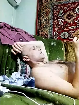 Snapshot of Pineapple04 chatting on 01.31.25 Pineapple04 online show from 01.31.25