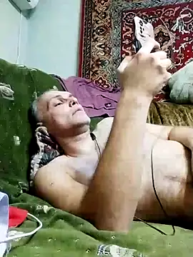 Snapshot of Pineapple04 chatting on 02.06.25 Pineapple04 online show from 02.06.25