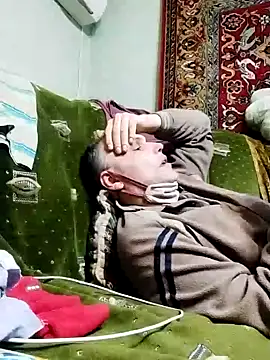 Snapshot of Pineapple04 chatting on 02.18.25 Pineapple04 online show from 02.18.25