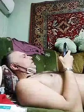 Snapshot of Pineapple04 chatting on 02.20.25 Pineapple04 online show from 02.20.25