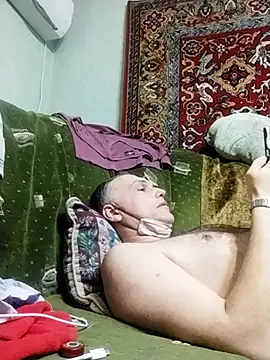 Snapshot of Pineapple04 chatting on 02.22.25 Pineapple04 online show from 02.22.25