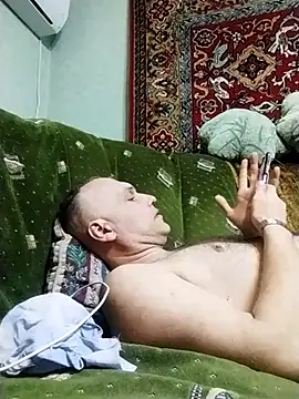 Snapshot of Pineapple04 chatting on 03.15.25 Pineapple04 online show from 03.15.25