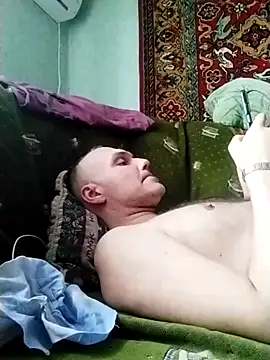 Snapshot of Pineapple04 chatting on 03.17.25 Pineapple04 online show from 03.17.25