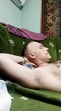 Snapshot of Pineapple04 chatting on 03.17.25 Pineapple04 online show from 03.17.25