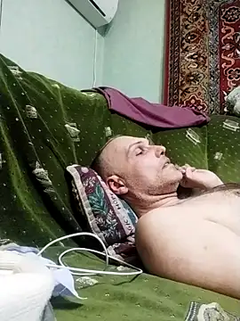 Snapshot of Pineapple04 chatting on 03.18.25 Pineapple04 online show from 03.18.25