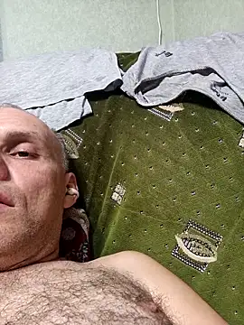 Snapshot of Pineapple04 chatting on 09.25.25 Pineapple04 online show from 09.25.25