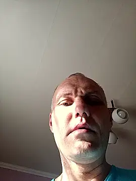 Snapshot of Pineapple04 chatting on 09.27.25 Pineapple04 online show from 09.27.25